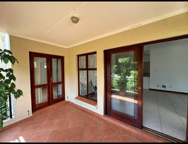 3 BEDROOM APARTMENT RENTED IN BRYANSTON